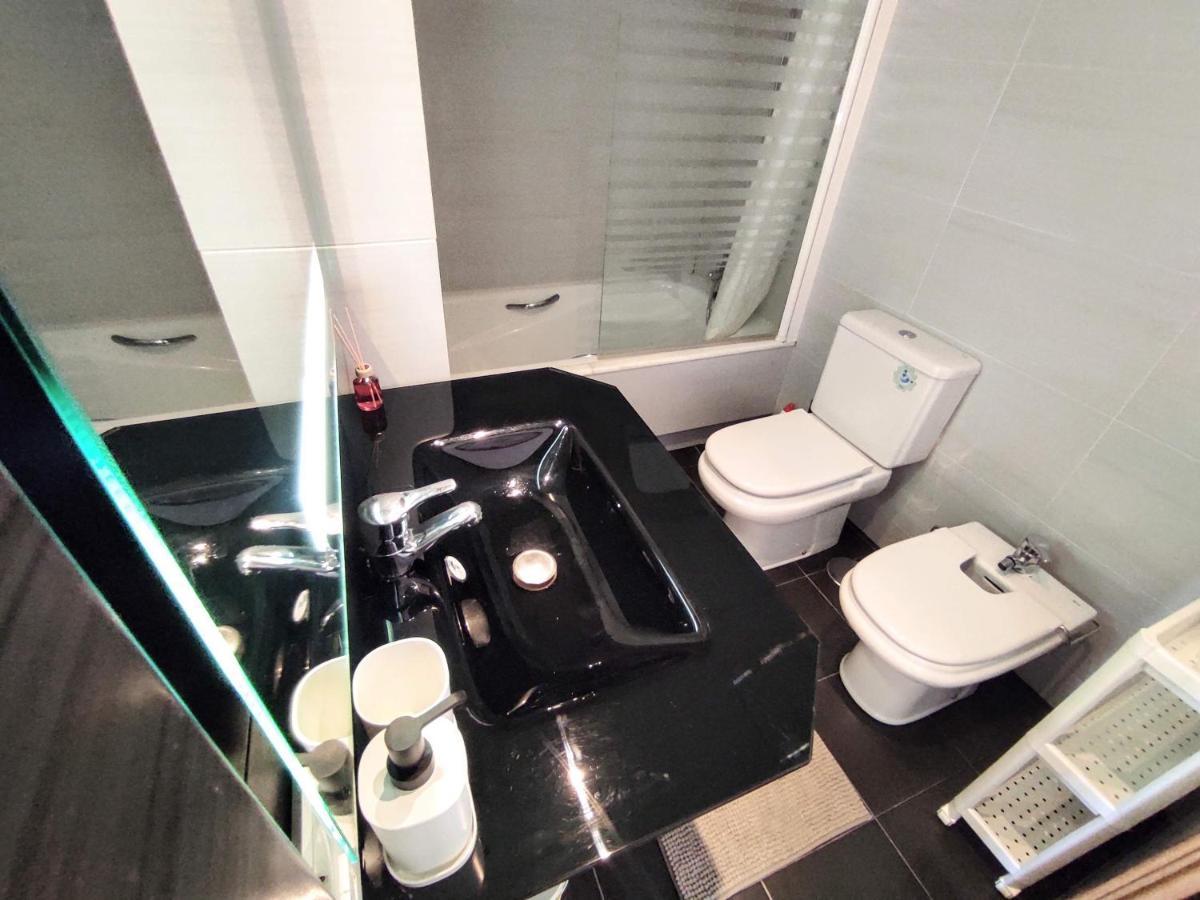 Manuela Nogales Apartments! มาลากา ภายนอก รูปภาพ