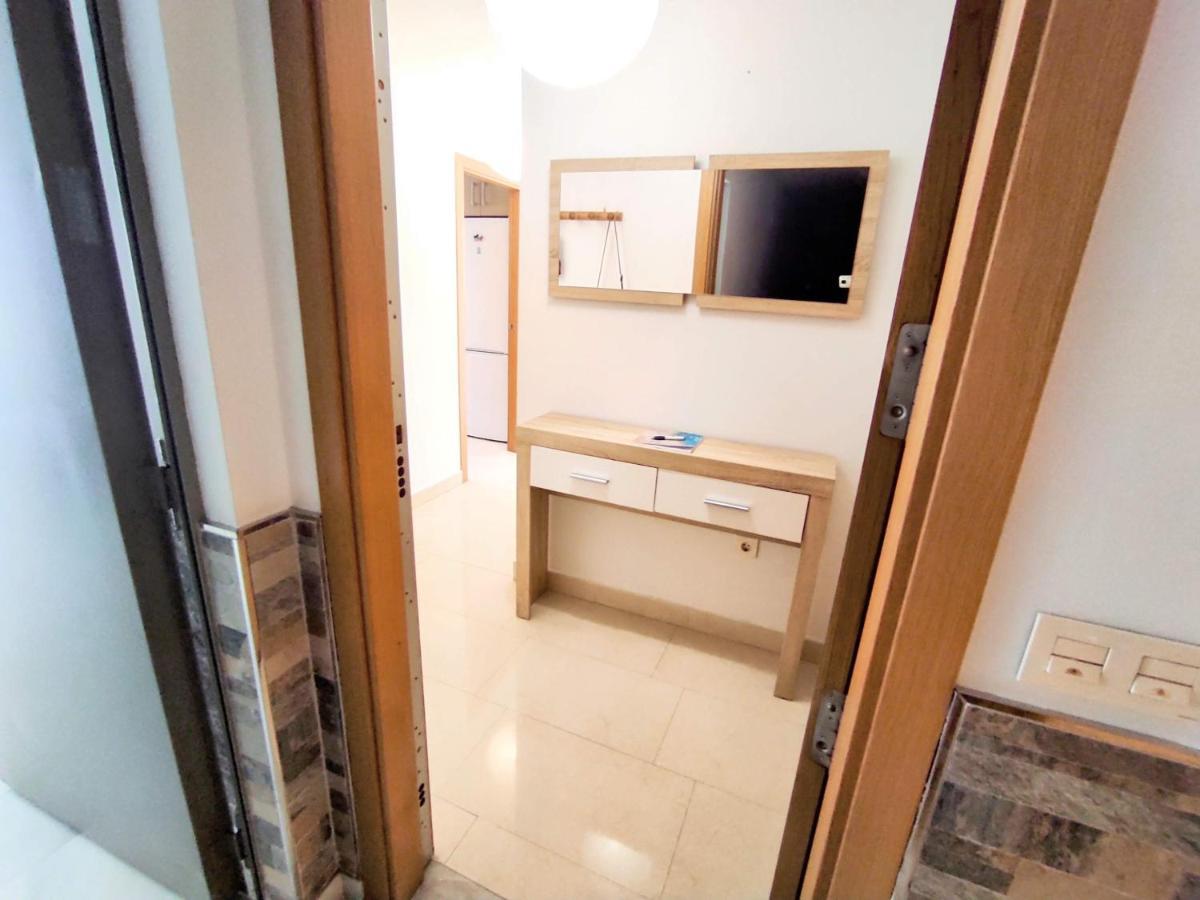 Manuela Nogales Apartments! มาลากา ภายนอก รูปภาพ