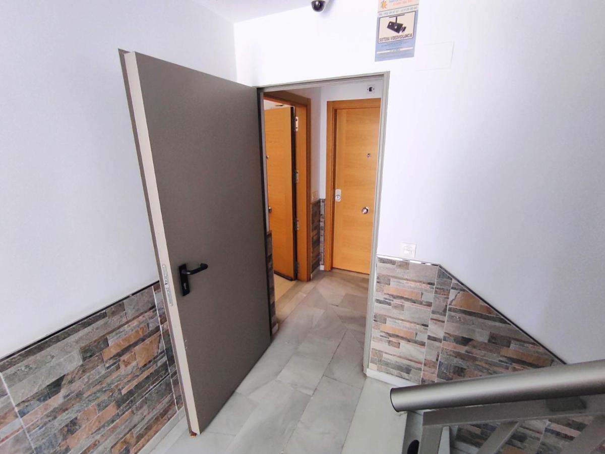 Manuela Nogales Apartments! มาลากา ภายนอก รูปภาพ